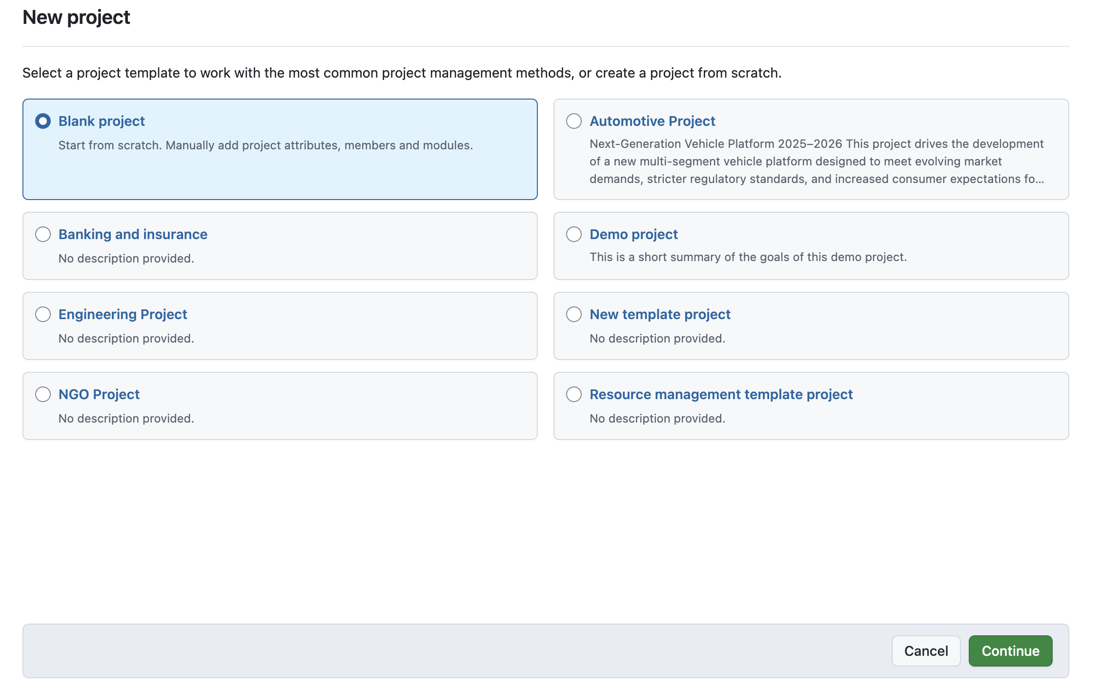 OpenProject „Neues Projekt“ mit mehreren vorgefertigten Vorlagen zur Auswahl, darunter ein ausgewähltes „Leeres Projekt“. Unten befinden sich die Schaltflächen „Abbrechen“ und „Weiter“